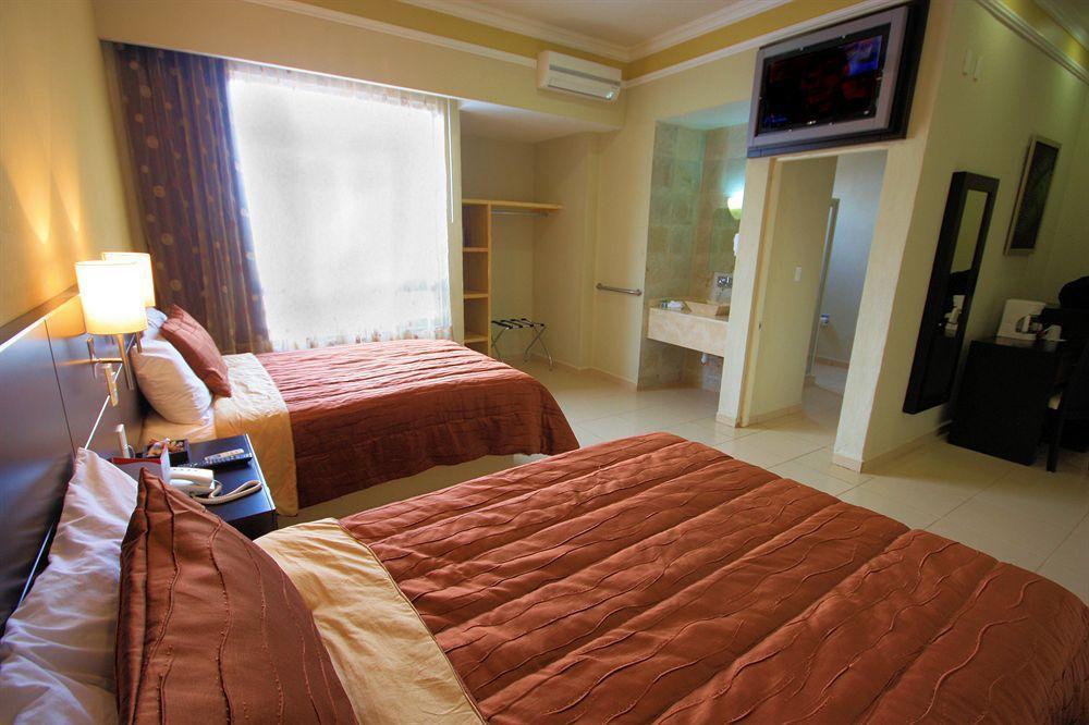 Hotel Gamma León de los Aldamas Extérieur photo