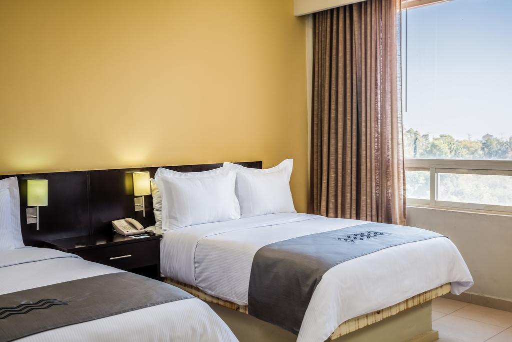 Hotel Gamma León de los Aldamas Extérieur photo