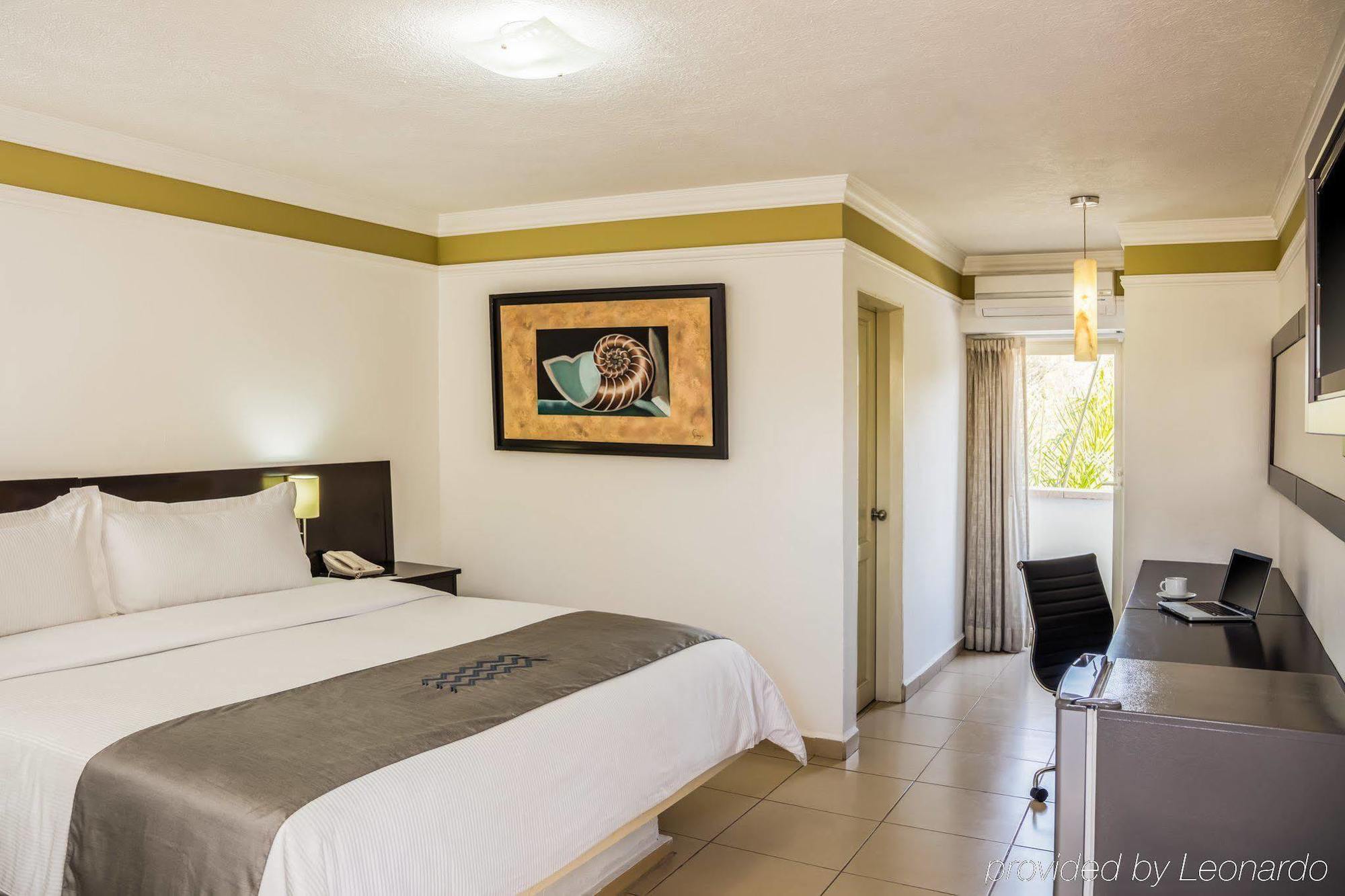 Hotel Gamma León de los Aldamas Extérieur photo